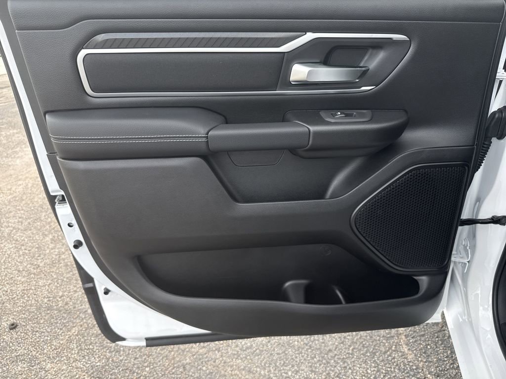 New 2026 RAM 1500 4x4 Crew Cab image 23
