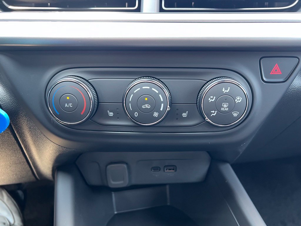 New 2026 Chevrolet Trax RS w/ Sunroof Package FWD image 16