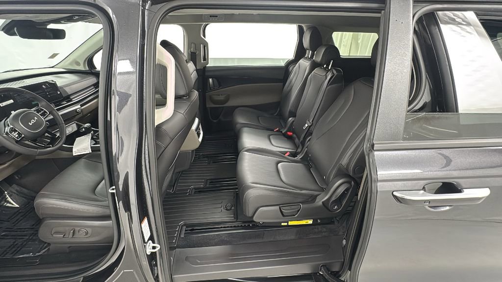 New 2026 Kia Carnival FWD image 15