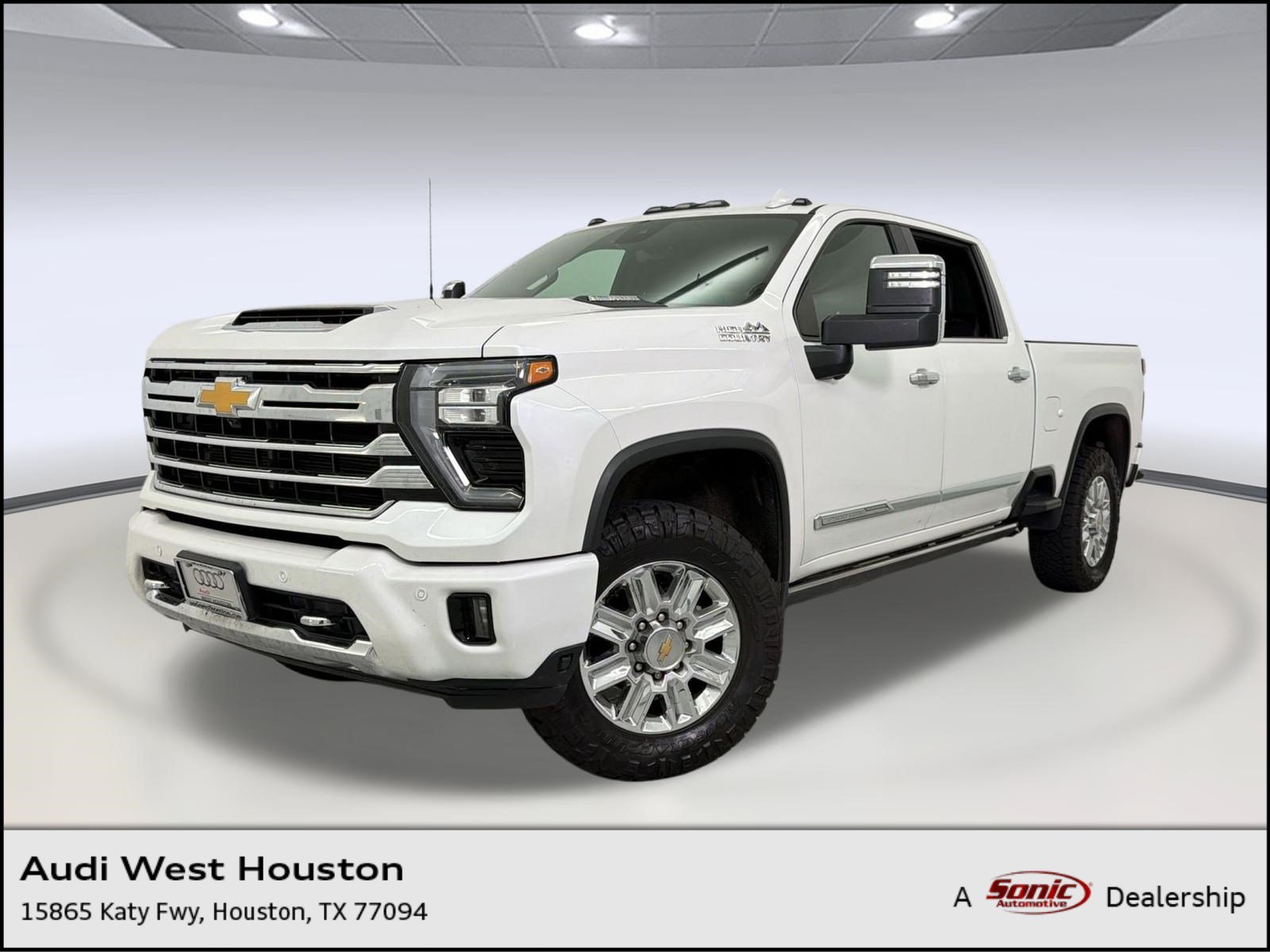 Used 2024 Chevrolet Silverado 2500 High Country w/ High Country Premium Package AWD/4WD image 1
