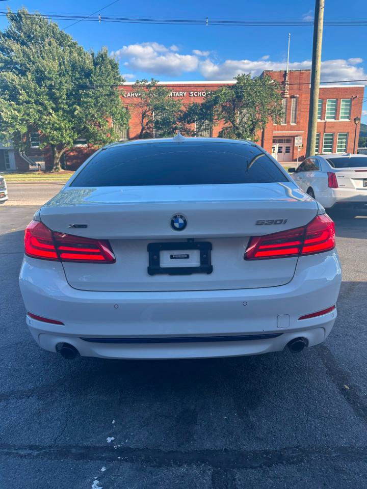 Used 2018 BMW 530i xDrive w/ Premium Package AWD/4WD image 4