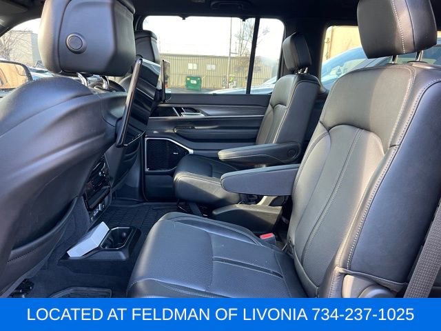 Used 2024 Jeep Wagoneer L Series III w/ Premium Group I image 9