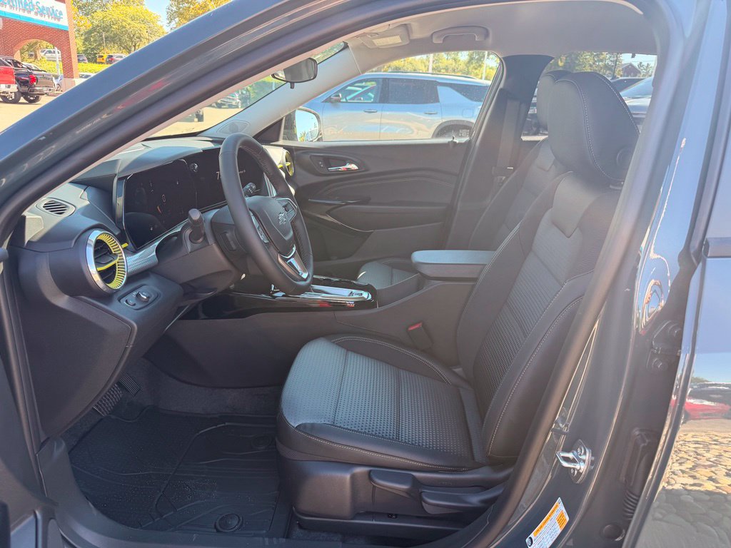 New 2026 Chevrolet Trax LT w/ Driver Confidence Package FWD image 9