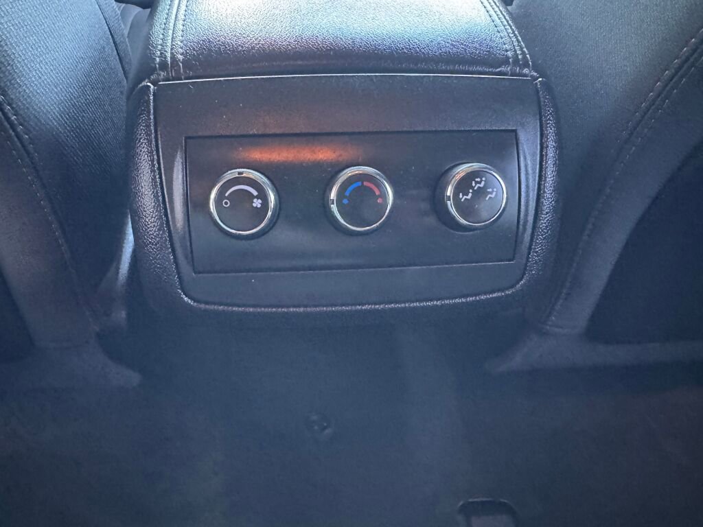 Used 2016 Chevrolet Traverse LT image 24