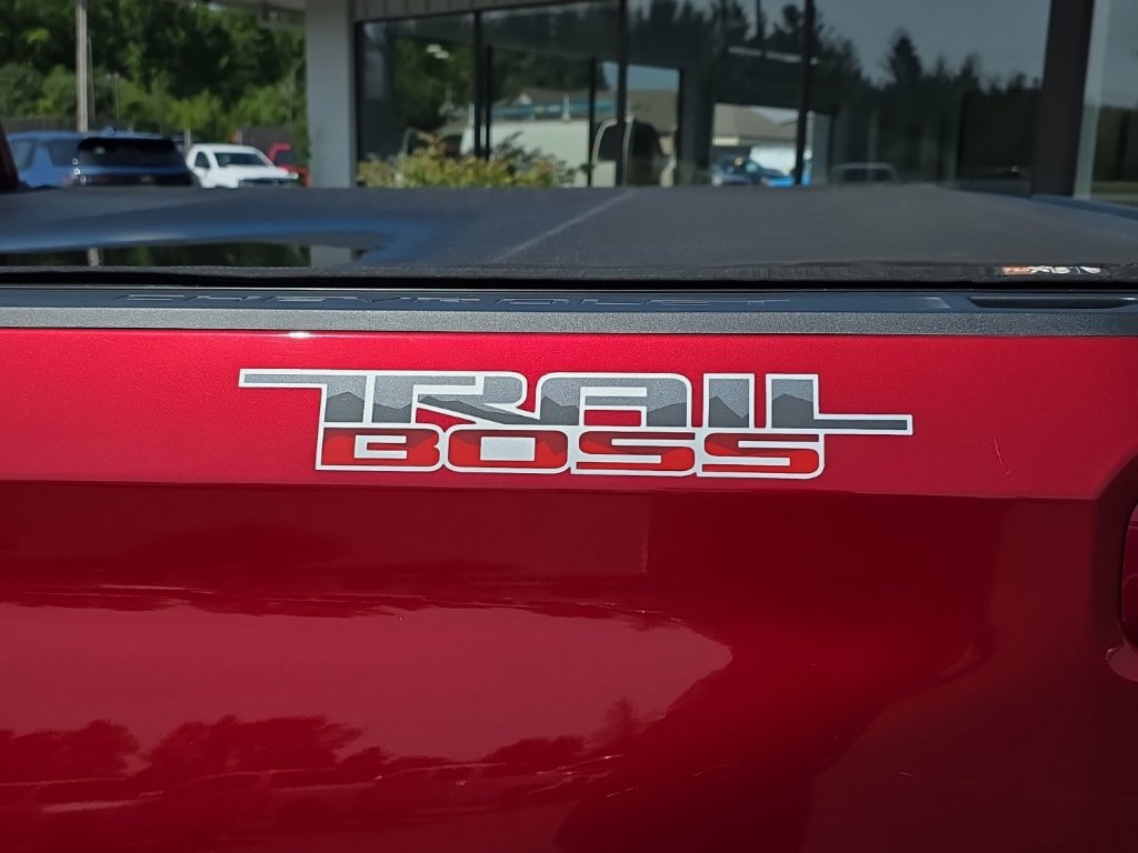 Used 2021 Chevrolet Silverado 1500 Custom Trail Boss AWD/4WD image 21