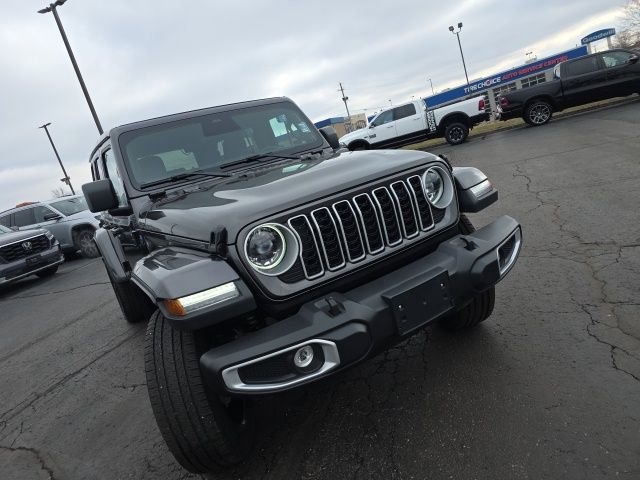 Used 2025 Jeep Wrangler Unlimited Sahara w/ Safety Group image 9