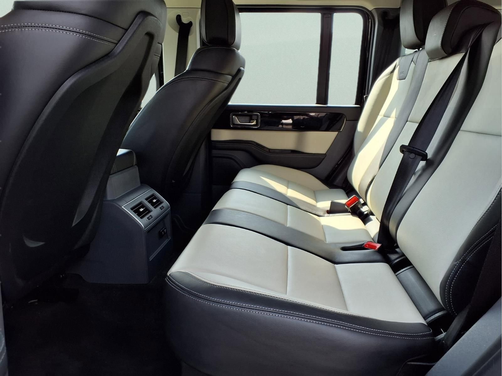 Used 2024 INEOS Grenadier Fieldmaster Edition image 11