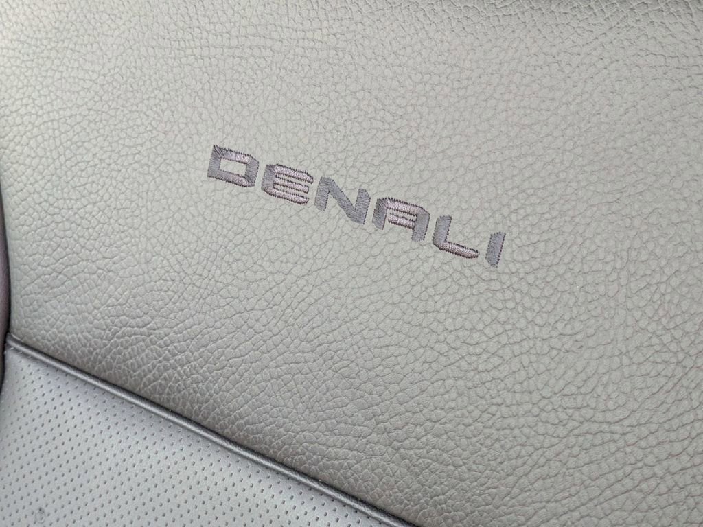 Used 2025 GMC Yukon Denali image 21