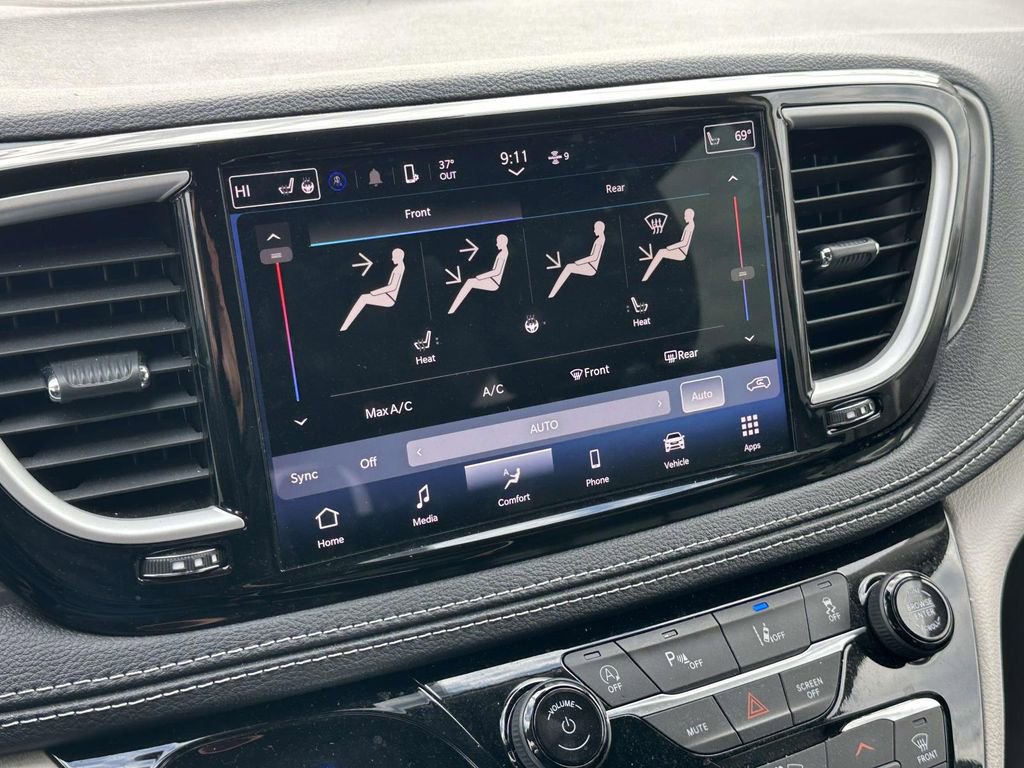 Used 2023 Chrysler Pacifica Touring-L image 26