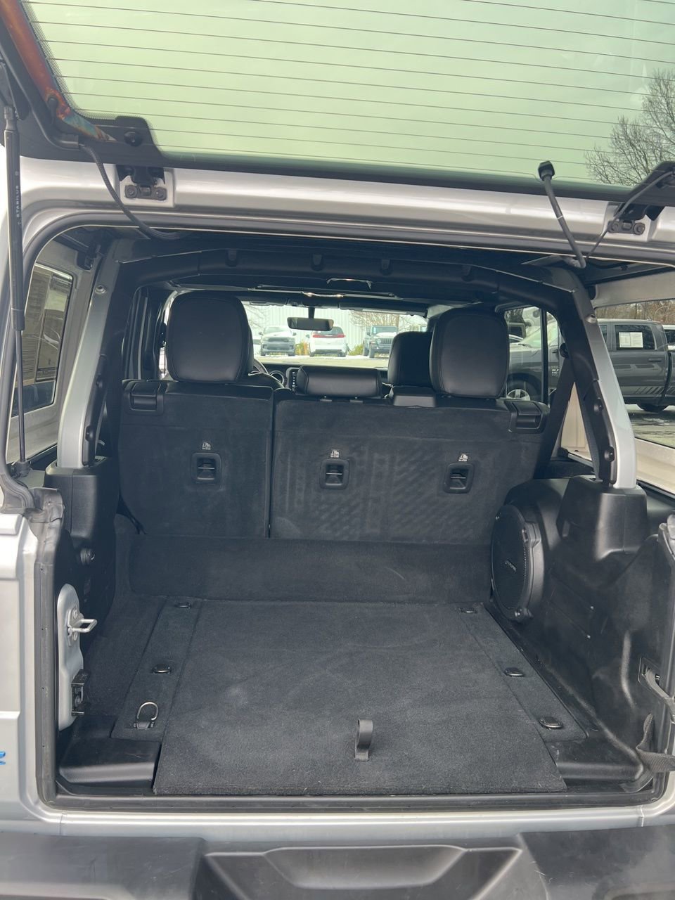 Used 2023 Jeep Wrangler Unlimited Sahara image 17