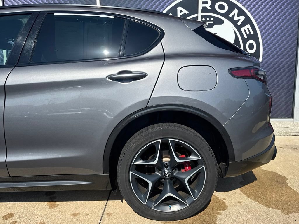 Used 2020 Alfa Romeo Stelvio Ti Sport AWD/4WD image 14