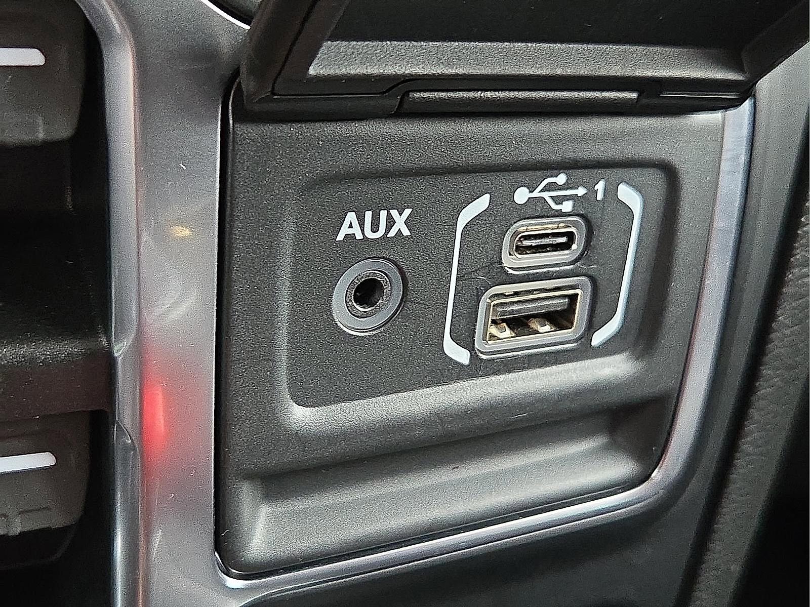 Used 2022 Jeep Gladiator Overland w/ Popular Equipment Package AWD/4WD image 19