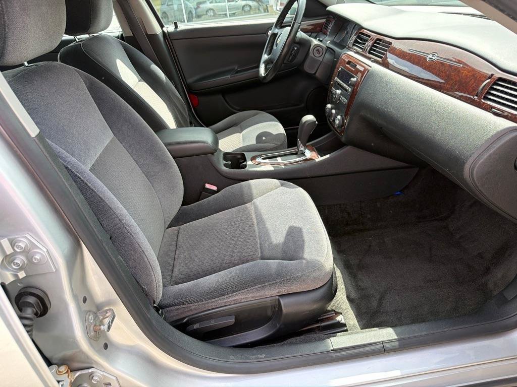 Used 2011 Chevrolet Impala LS FWD image 8