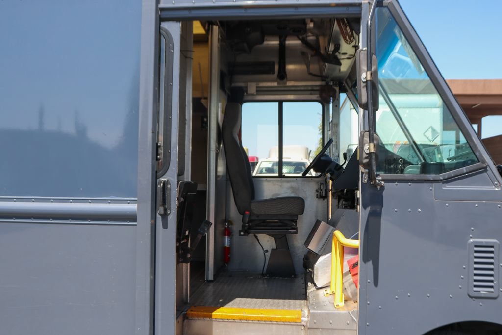 Used 2019 Ford E-450 and Econoline 450 Super Duty RWD image 29