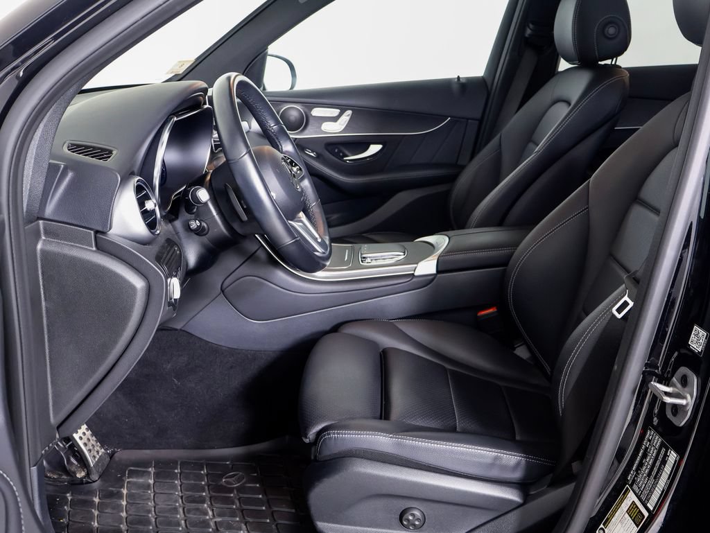 Used 2022 Mercedes-Benz GLC 300 4MATIC image 5