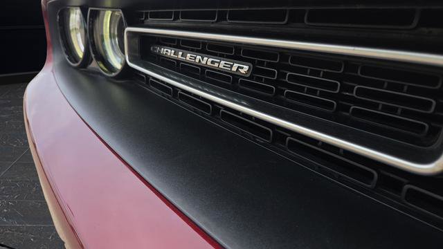 Used 2019 Dodge Challenger SXT RWD image 37