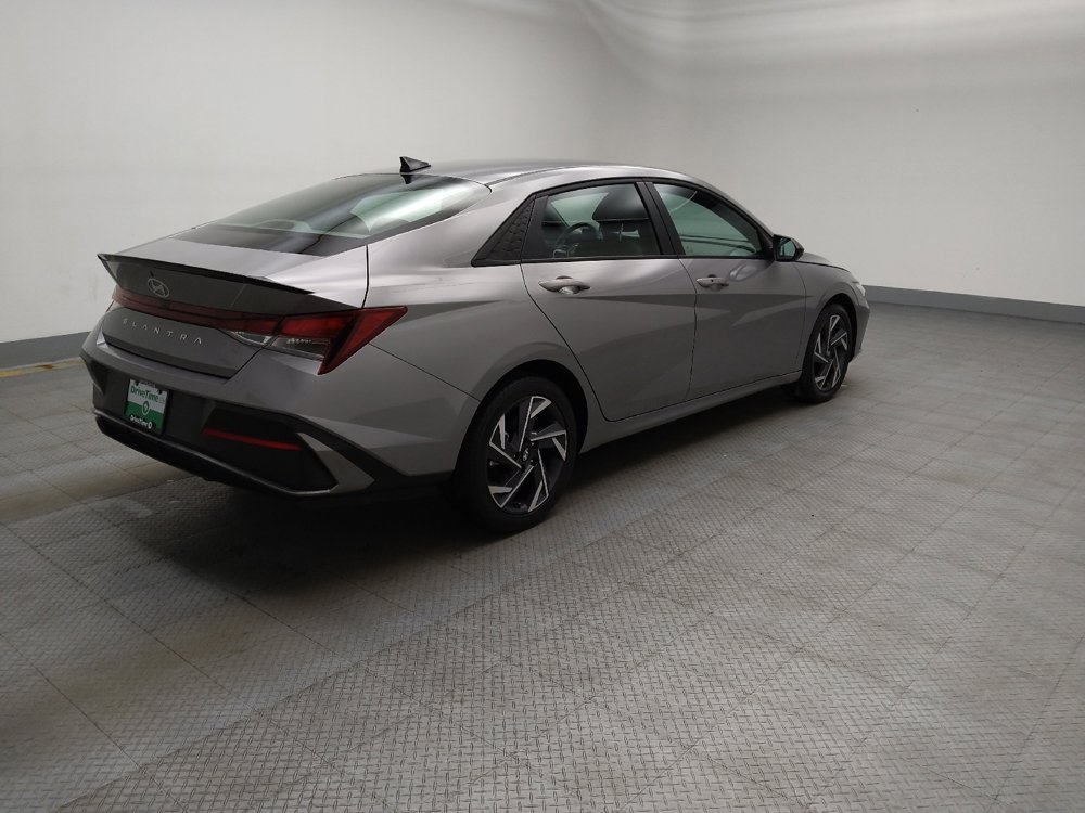 Used 2025 Hyundai Elantra Sport image 10