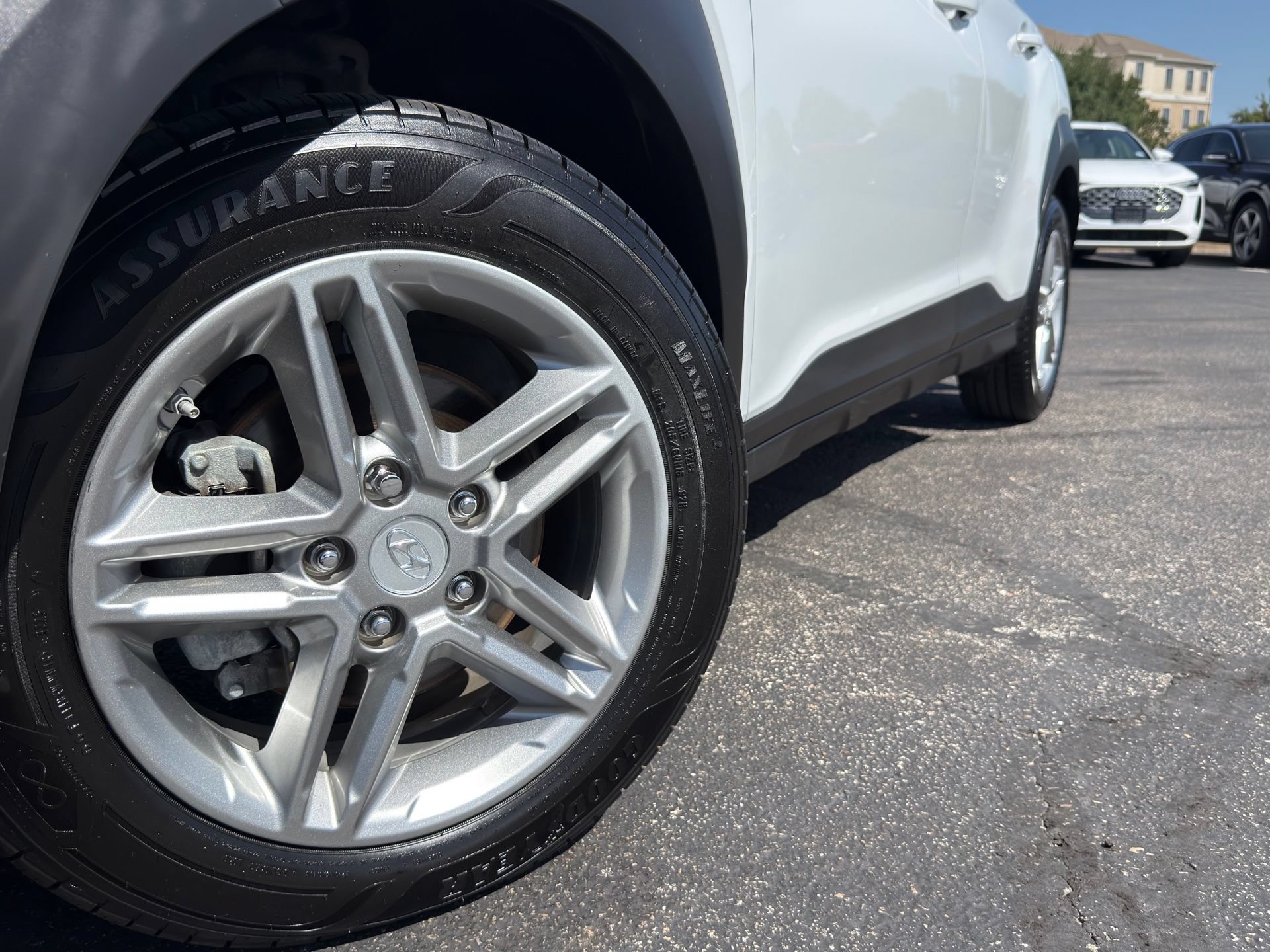 Used 2020 Hyundai Kona SE FWD image 2