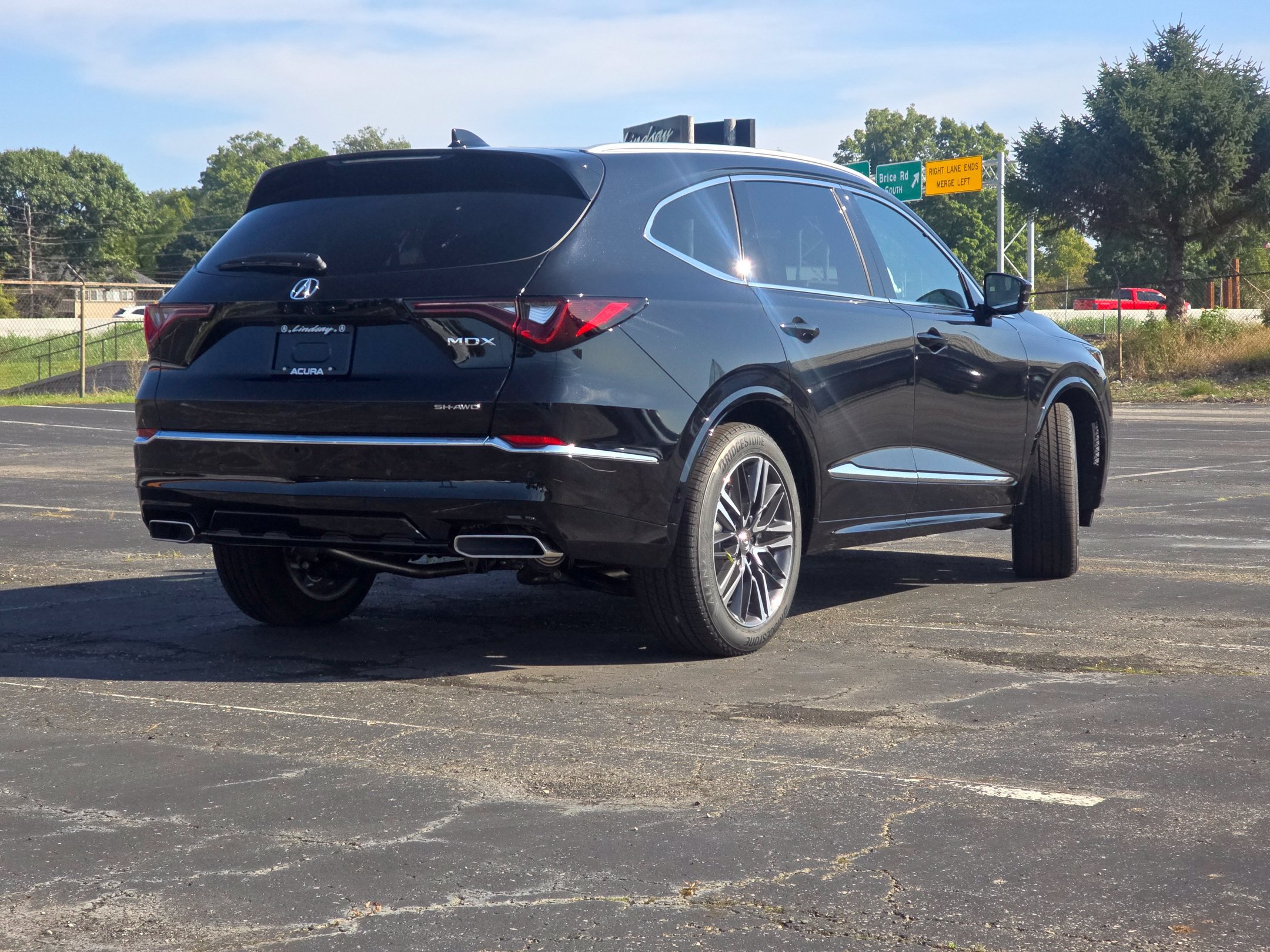 New 2026 Acura MDX w/ Advance Package AWD/4WD image 4