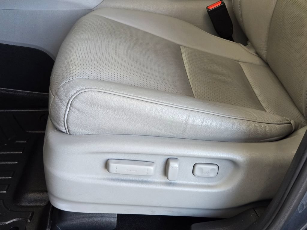 Used 2022 Honda Pilot Elite image 13