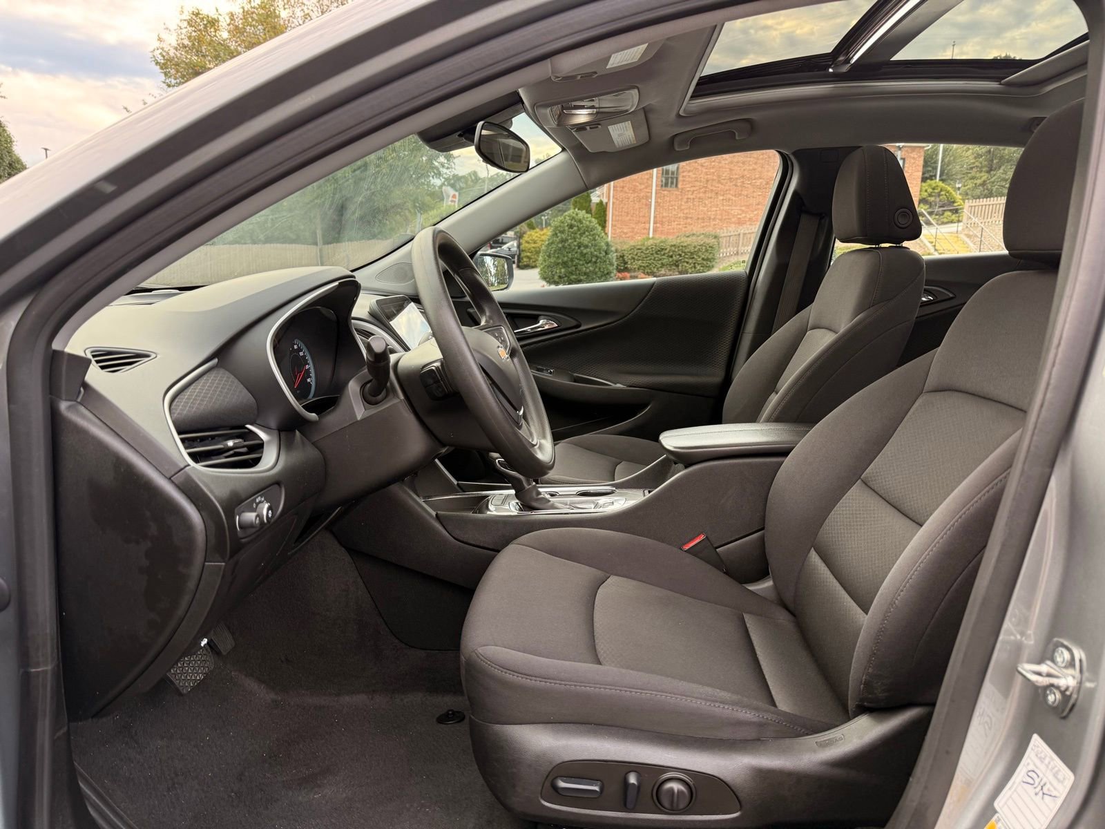 Used 2024 Chevrolet Malibu LT image 14