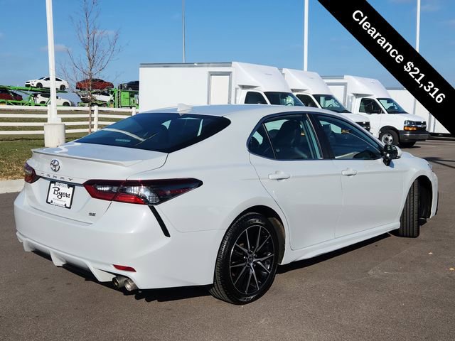 Used 2023 Toyota Camry SE image 7