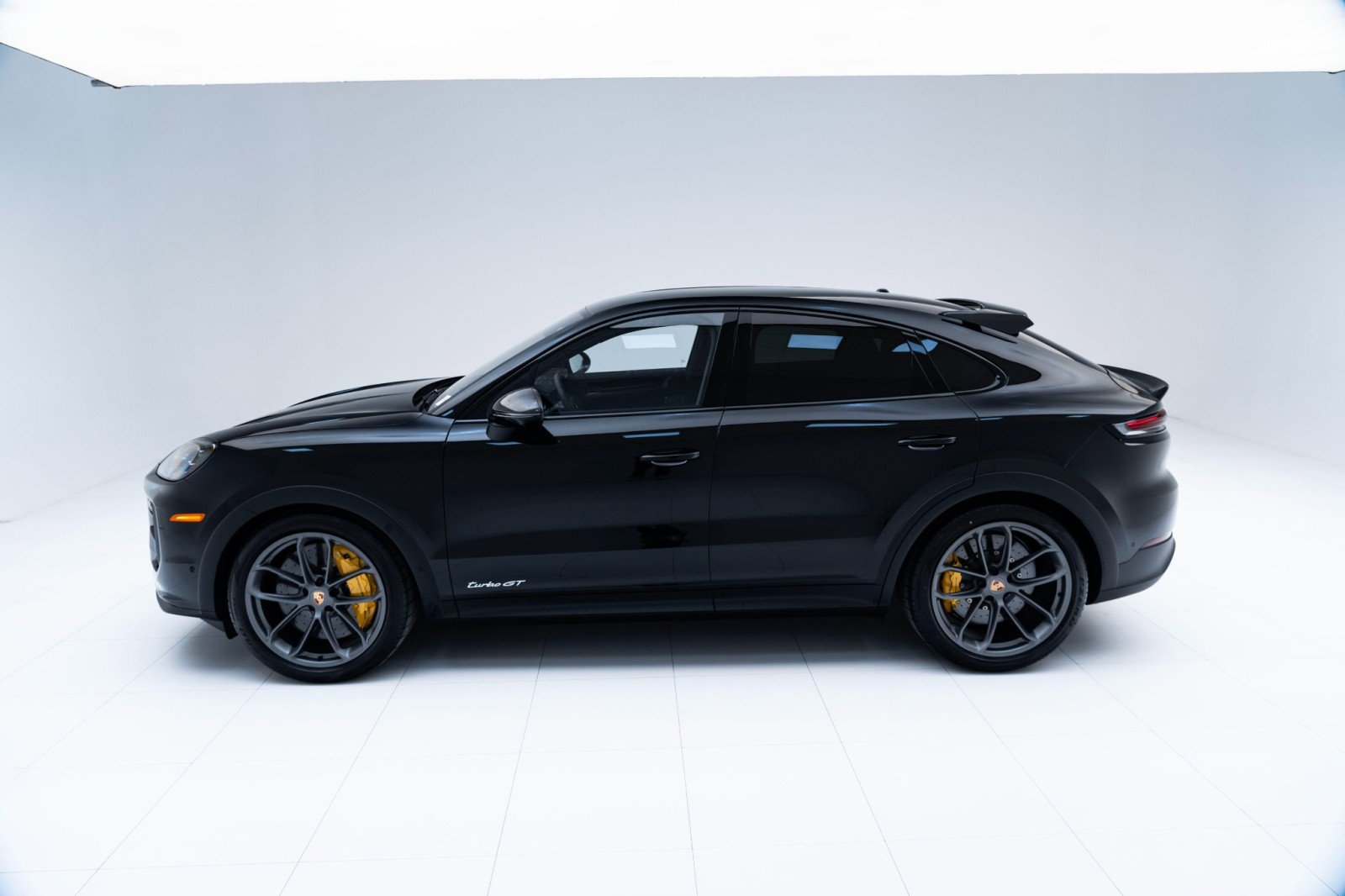 New 2026 Porsche Cayenne Turbo GT image 2