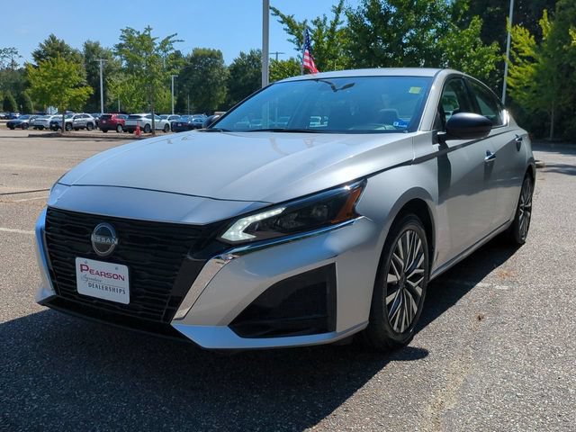 Used 2025 Nissan Altima 2.5 SV FWD image 8