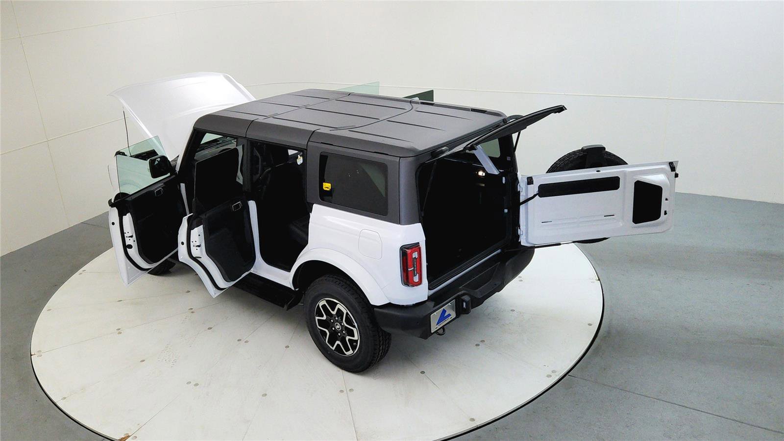 New 2025 Ford Bronco Outer Banks image 15