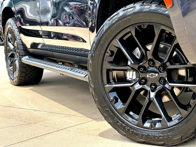 Used 2023 Chevrolet Tahoe Z71 w/ Luxury Package AWD/4WD image 6