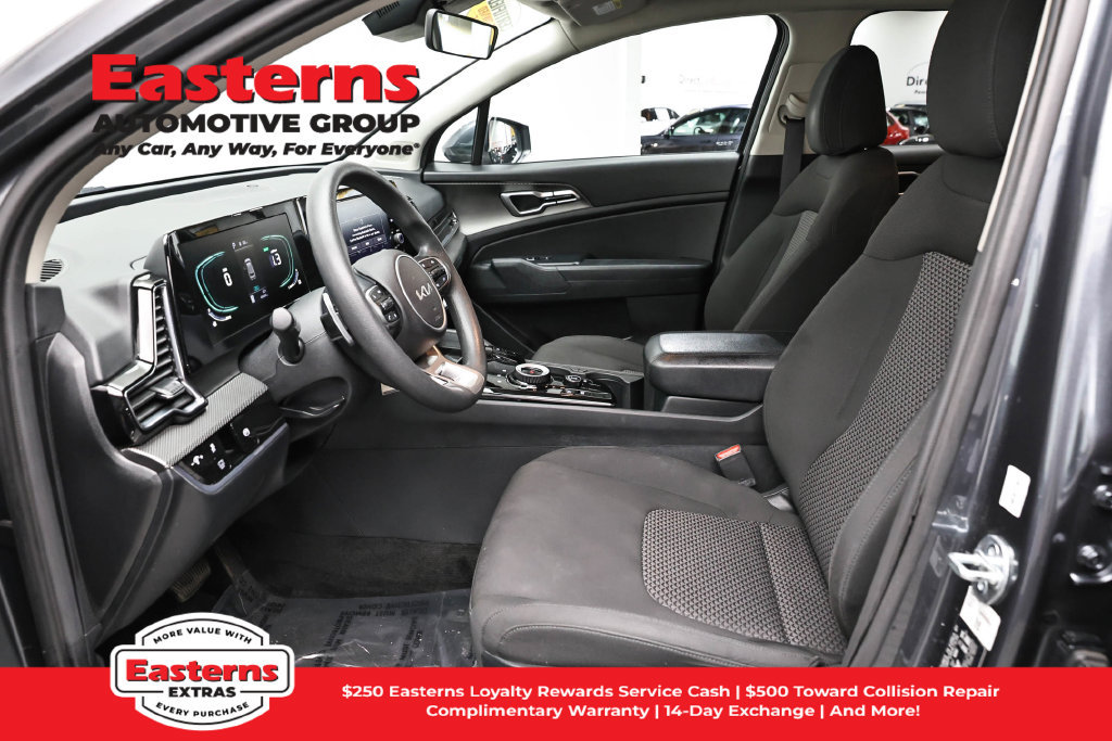 Used 2023 Kia Sportage LX AWD/4WD image 14