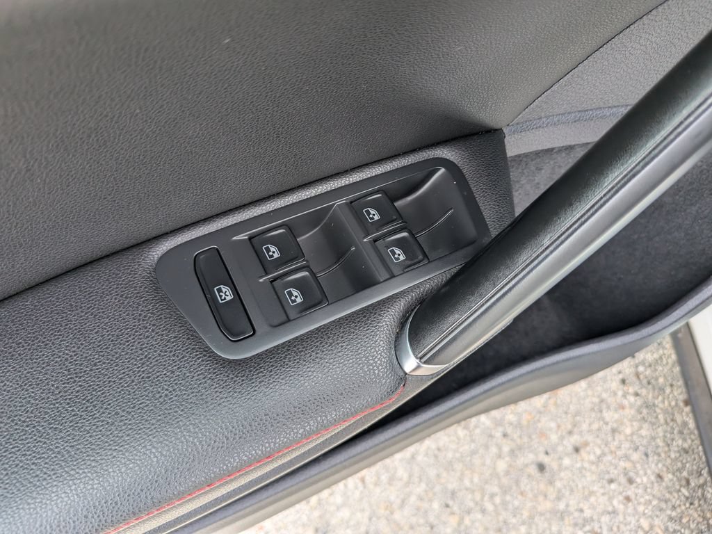 Used 2018 Volkswagen GTI SE w/ SE Leather Package FWD image 15