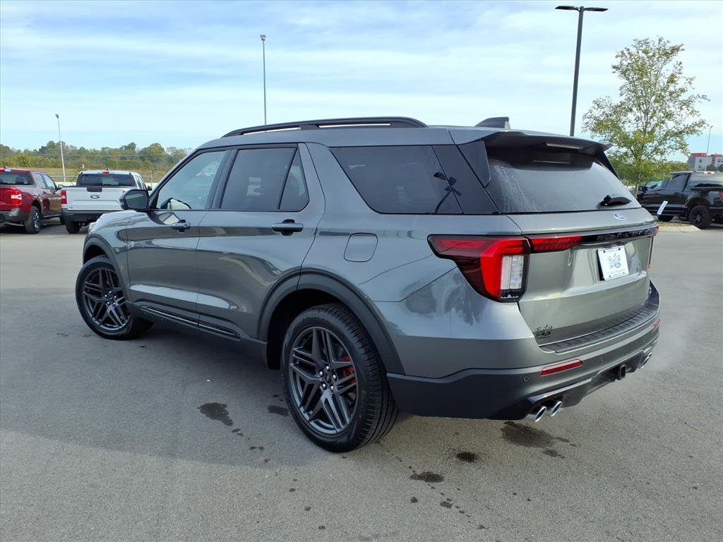 New 2026 Ford Explorer ST image 5
