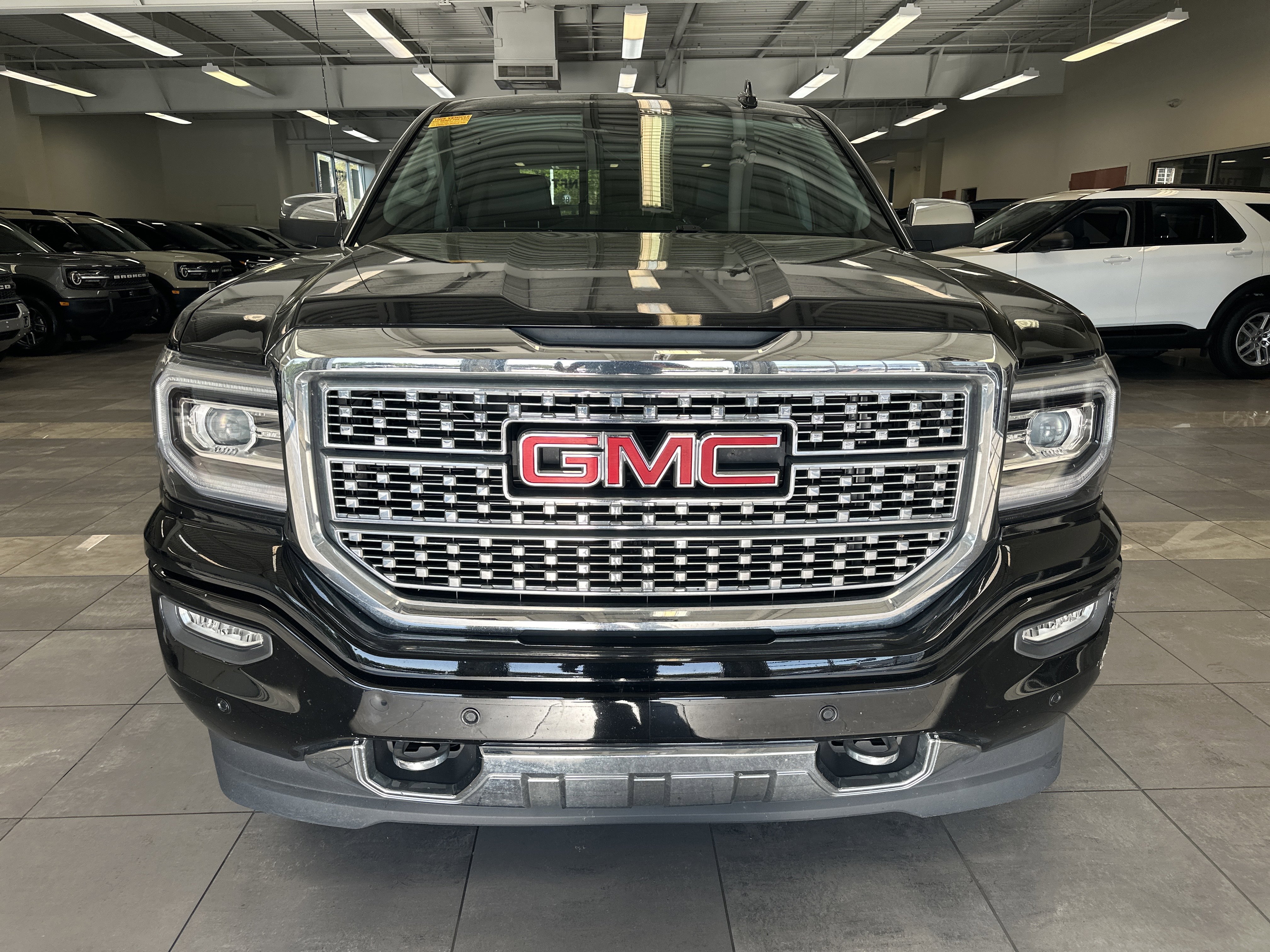 Used 2017 GMC Sierra 1500 Denali w/ Denali Ultimate Package AWD/4WD image 17