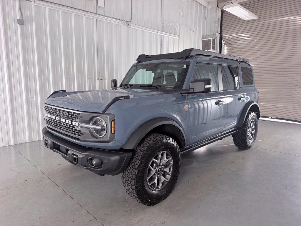 Used 2025 Ford Bronco Badlands AWD/4WD image 1