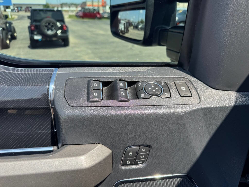 Used 2022 Ford F350 Platinum image 13