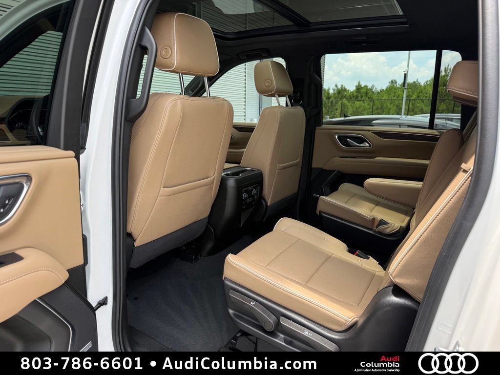 Used 2024 Chevrolet Suburban Premier w/ Premium Package AWD/4WD image 27