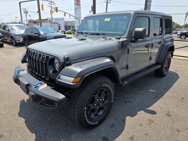 Used 2023 Jeep Wrangler Unlimited w/ Sun & Screen Package AWD/4WD image 2