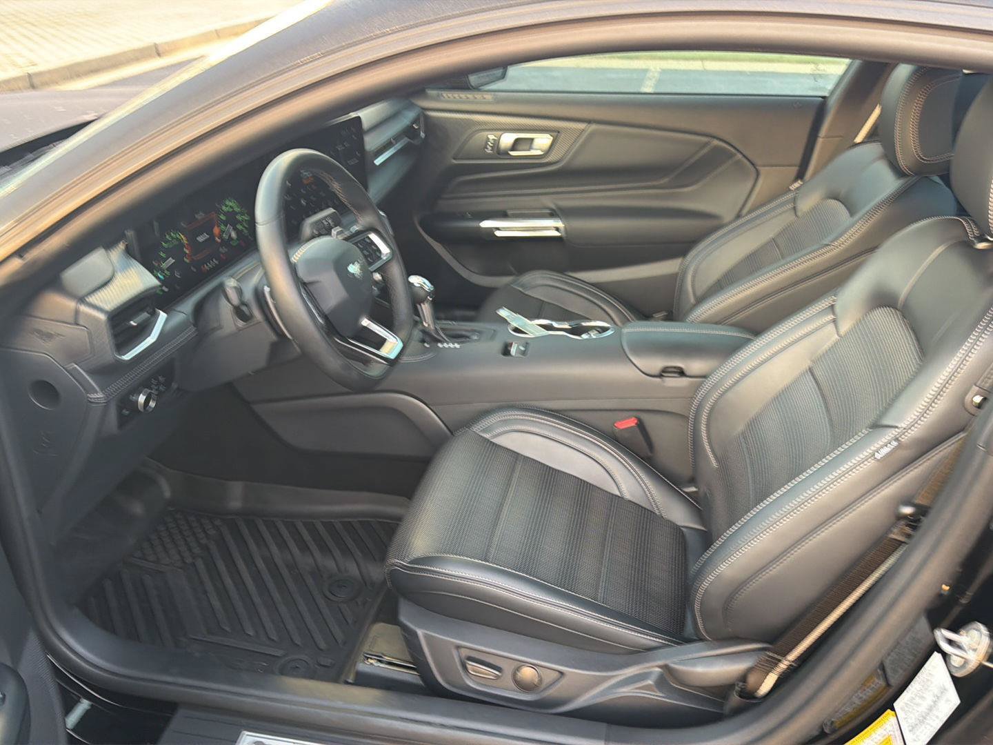 Used 2025 Ford Mustang GT Premium RWD image 10