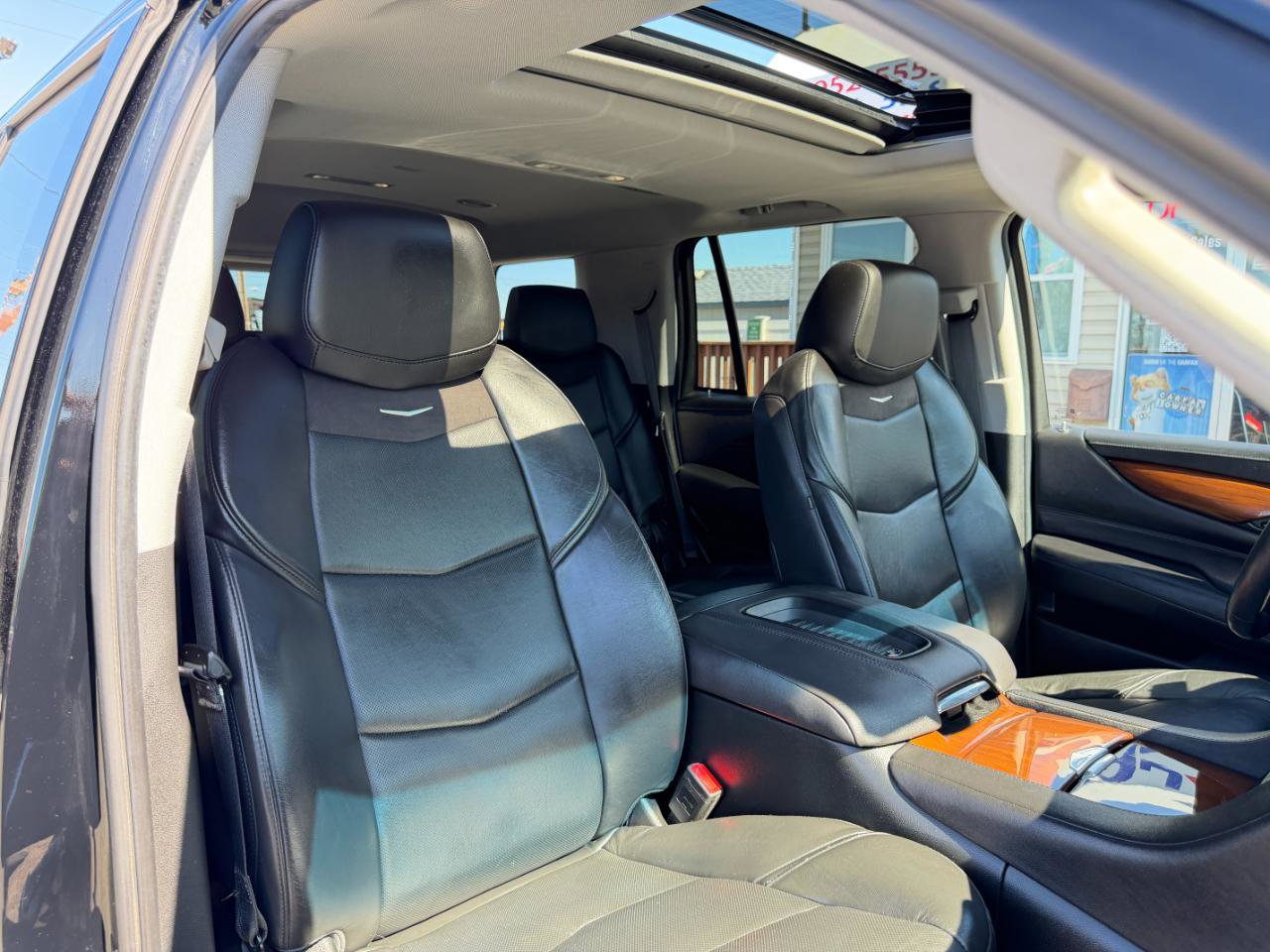 Used 2018 Cadillac Escalade Luxury AWD/4WD image 48