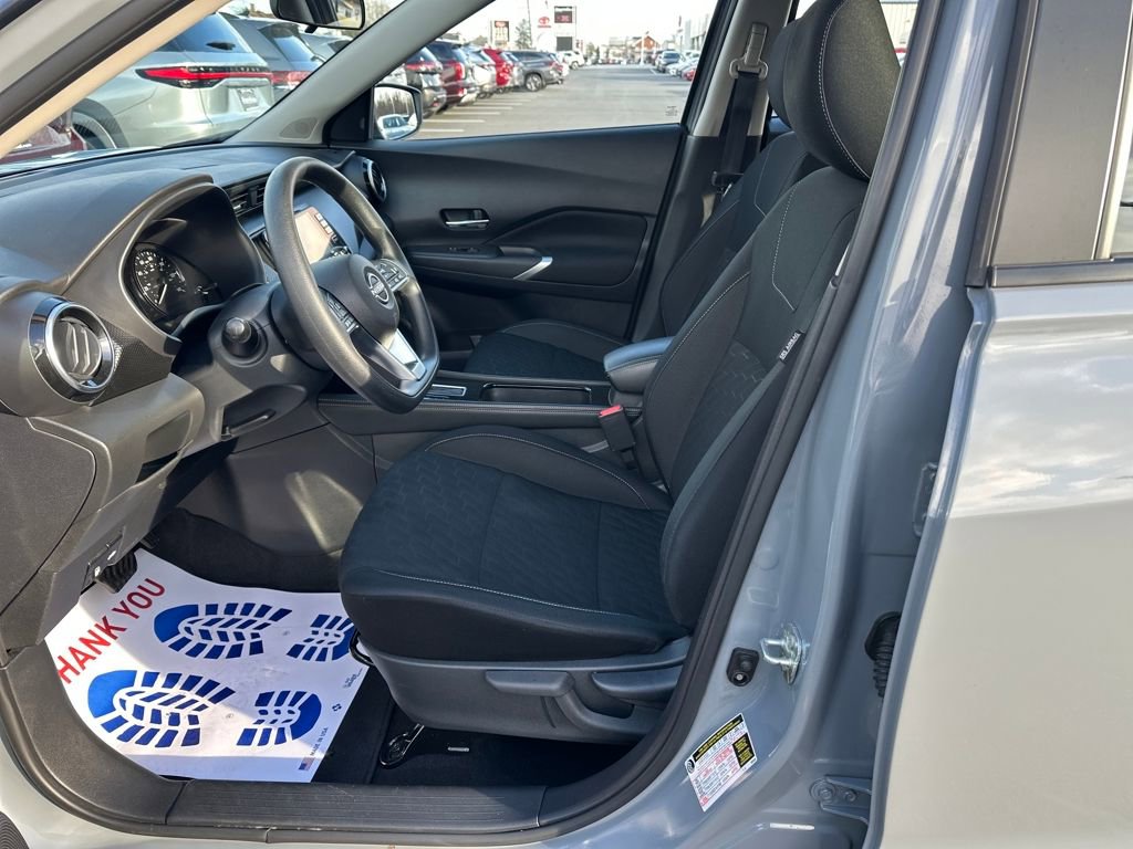 Used 2023 Nissan Kicks SV image 9