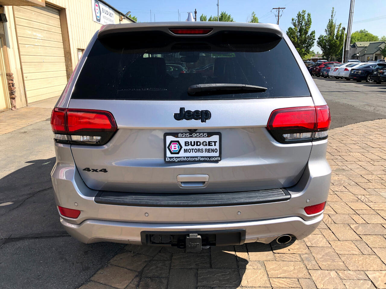 Used 2020 Jeep Grand Cherokee Altitude image 3