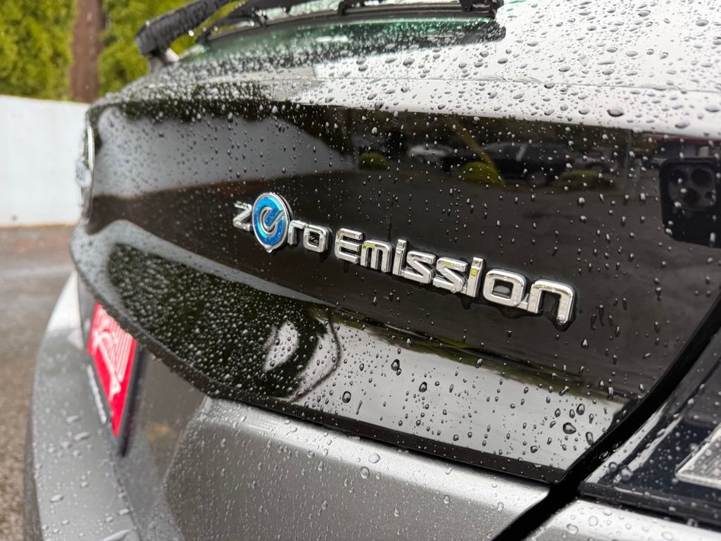 Used 2022 Nissan Leaf SV Plus image 9