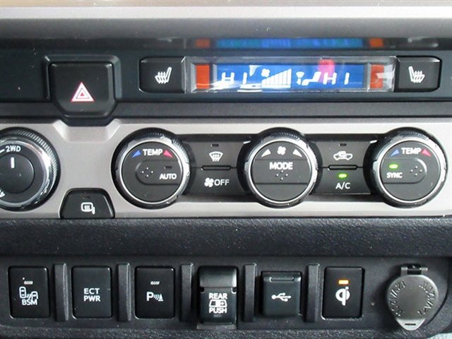 Used 2020 Toyota Tacoma Limited image 24