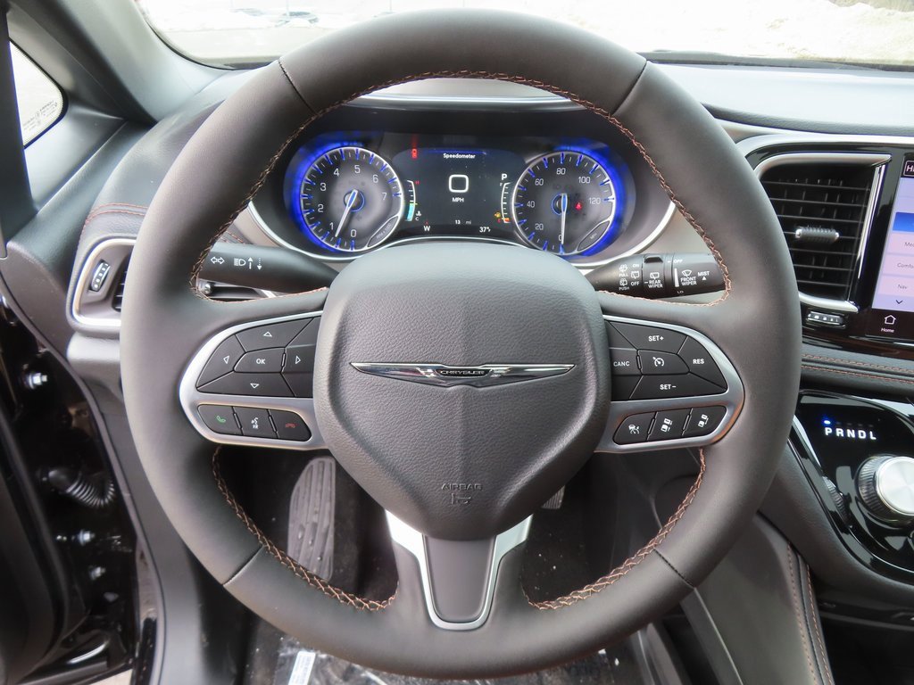 New 2026 Chrysler Pacifica Pinnacle w/ Trailer Tow Group image 4