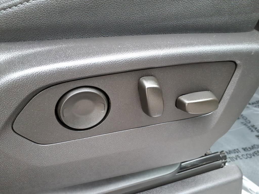 Used 2025 GMC Sierra 1500 SLT image 15