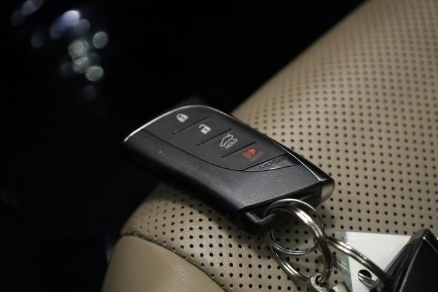Used 2019 Lexus ES 350 w/ Premium Package image 29