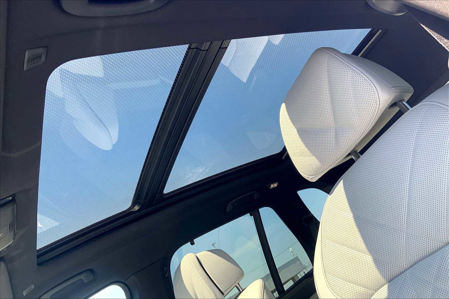 New 2026 BMW X5 xDrive40i w/ Executive Package image 18