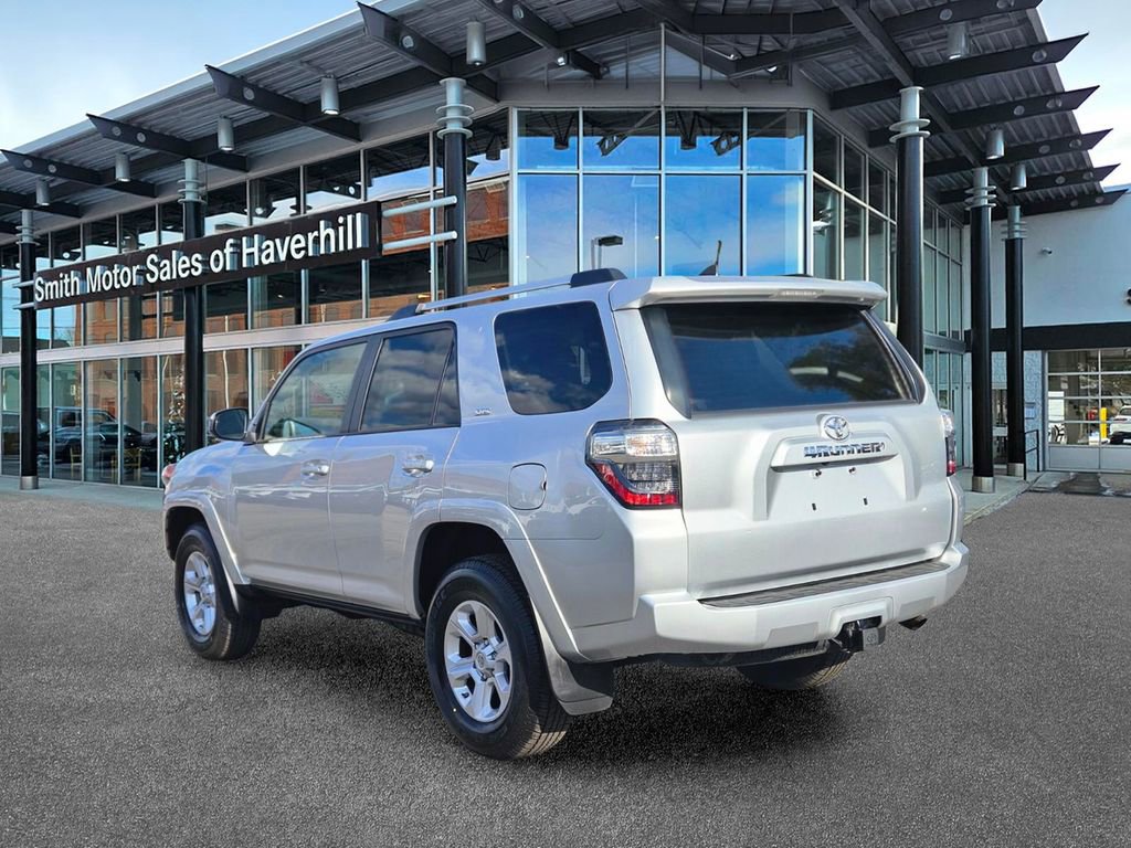 Used 2019 Toyota 4Runner SR5 AWD/4WD image 3
