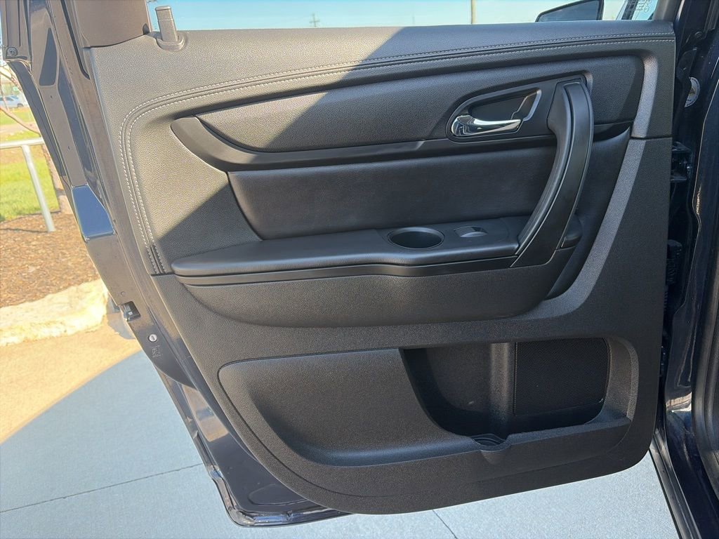 Used 2015 Chevrolet Traverse LT w/ Style and Technology Package image 41